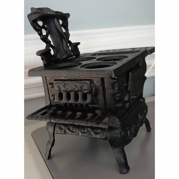 Vintage Crescent miniature Cast Iron Stove - Picture 4 of 10